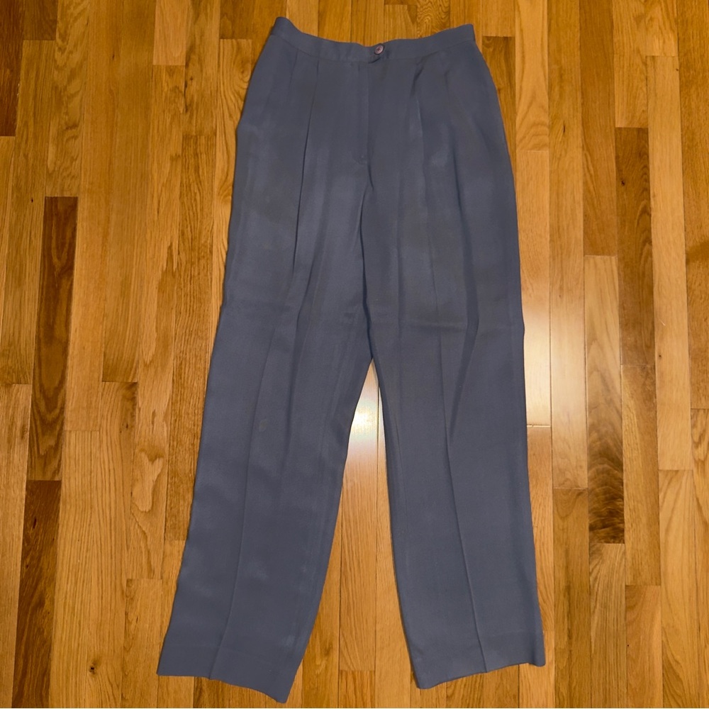 KASPER DRESS PANTS SIZE 28” Waist COLOR LAVENDER. Excellent condition. Career.